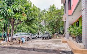 RedDoorz near Taman Mini Jakarta